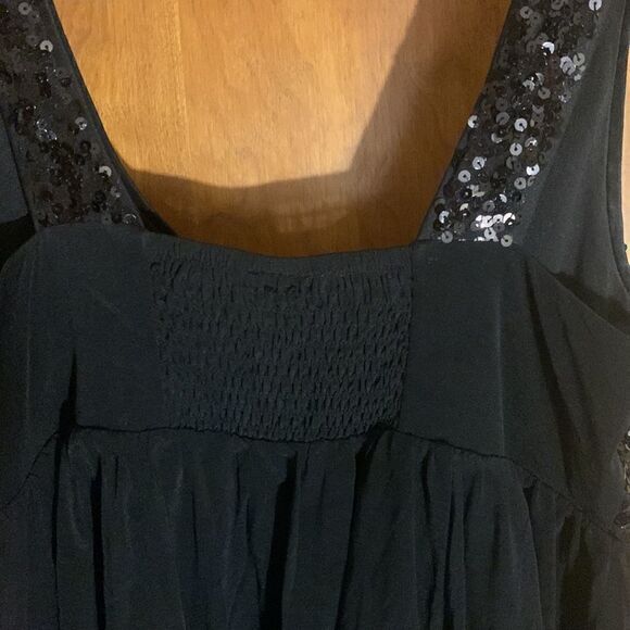 EUC H&M black dress with sequins details! Size 10 - Picture 4 of 4